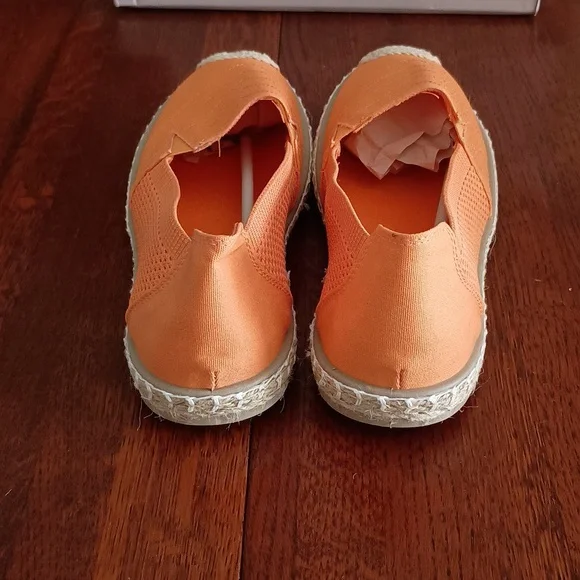 NWT Woman's Slip-On Espadrilles Canvas Flats - Picture 2 of 6